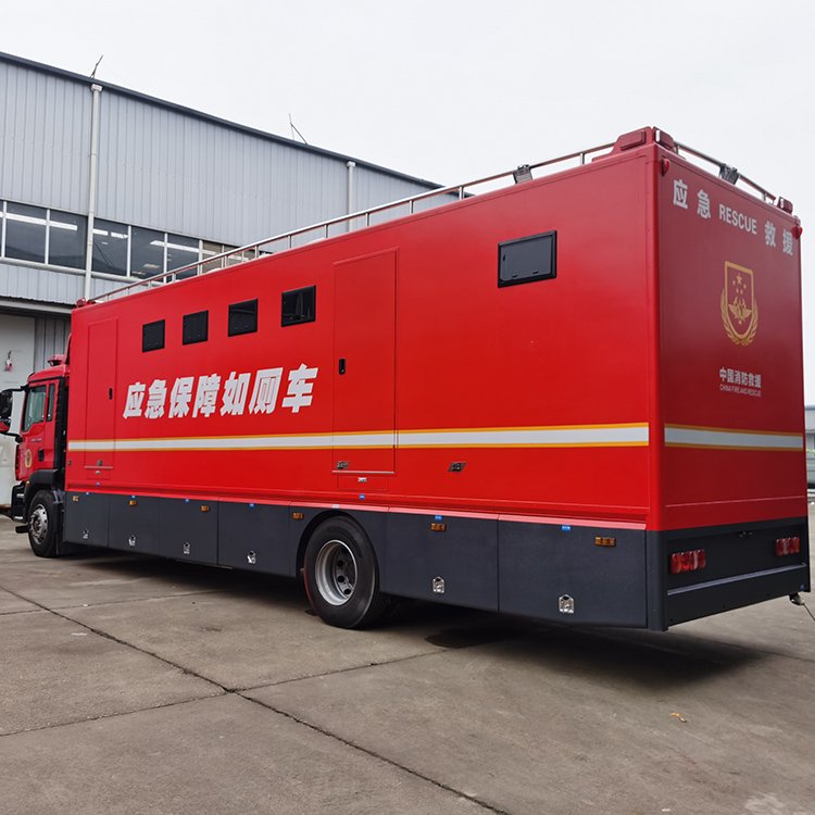 重汽豪沃10人厕所车